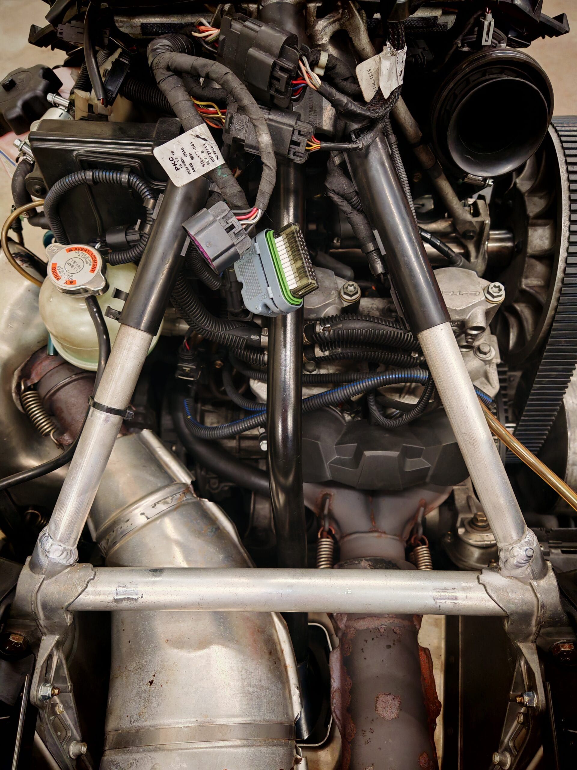 Moottorikelkan runkoputkien korjaushitsaus