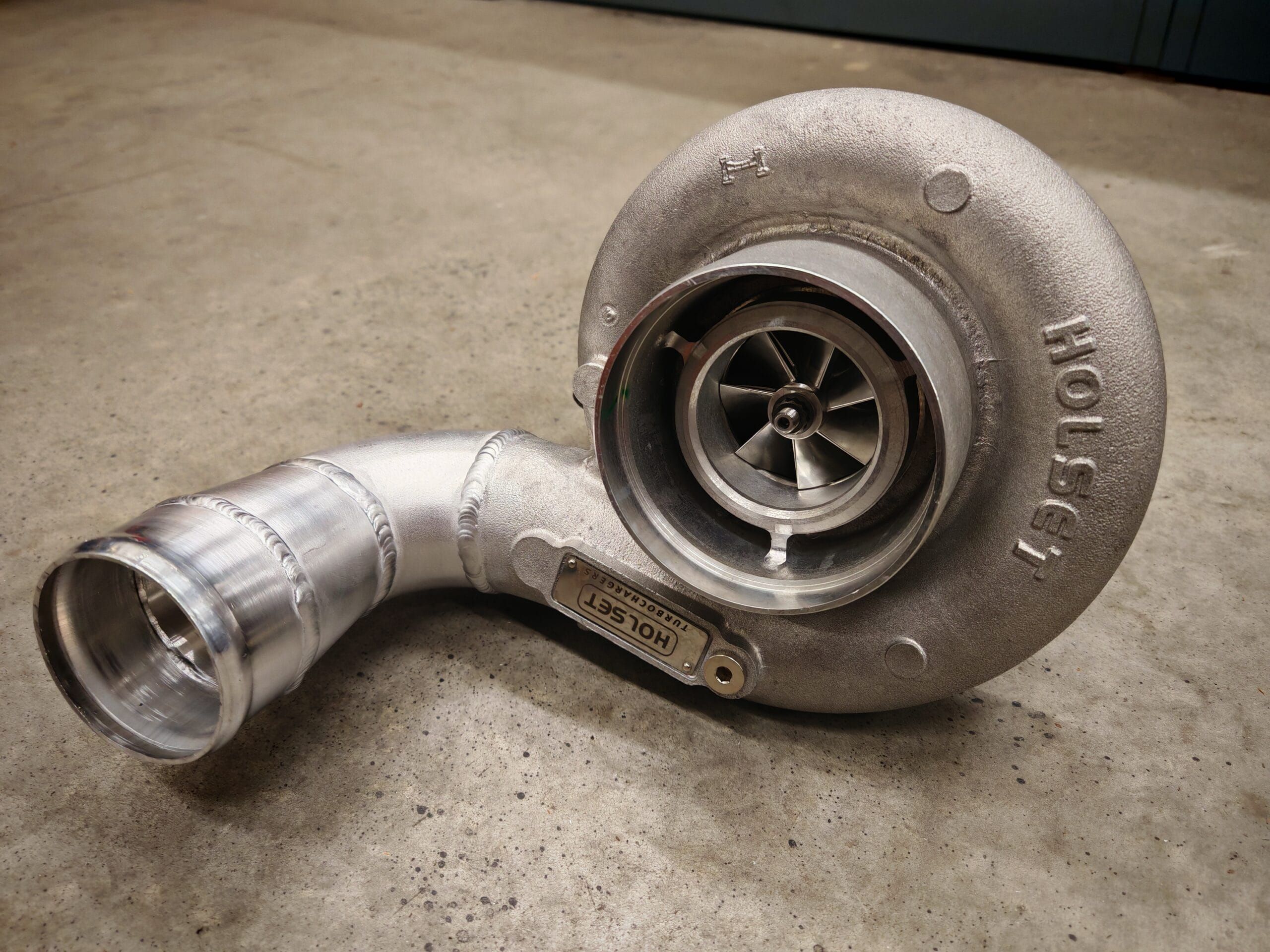 Holset HX35 ahtoputkilähdön hitsaus