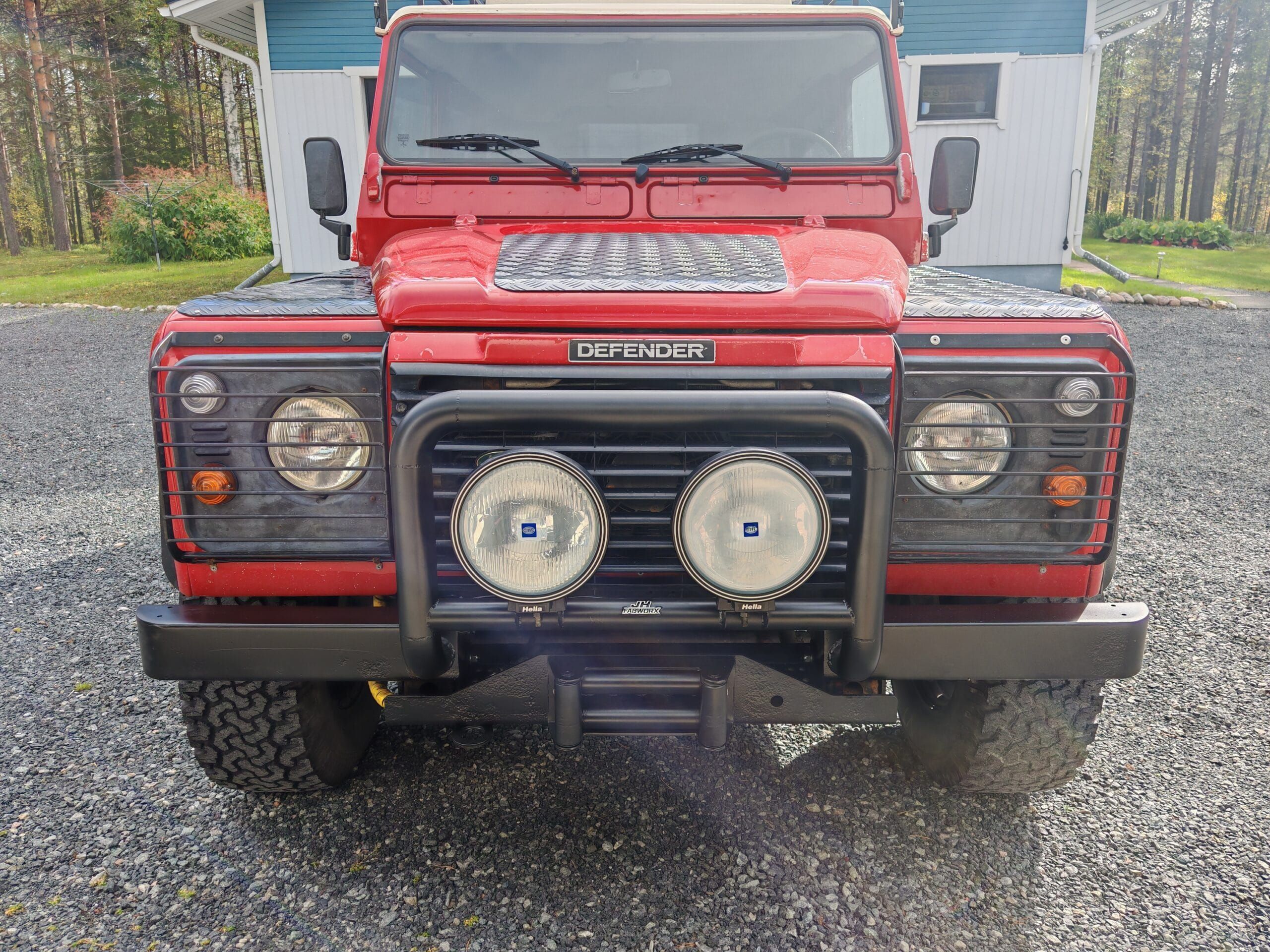 Land Rover Defender lisävalorauta