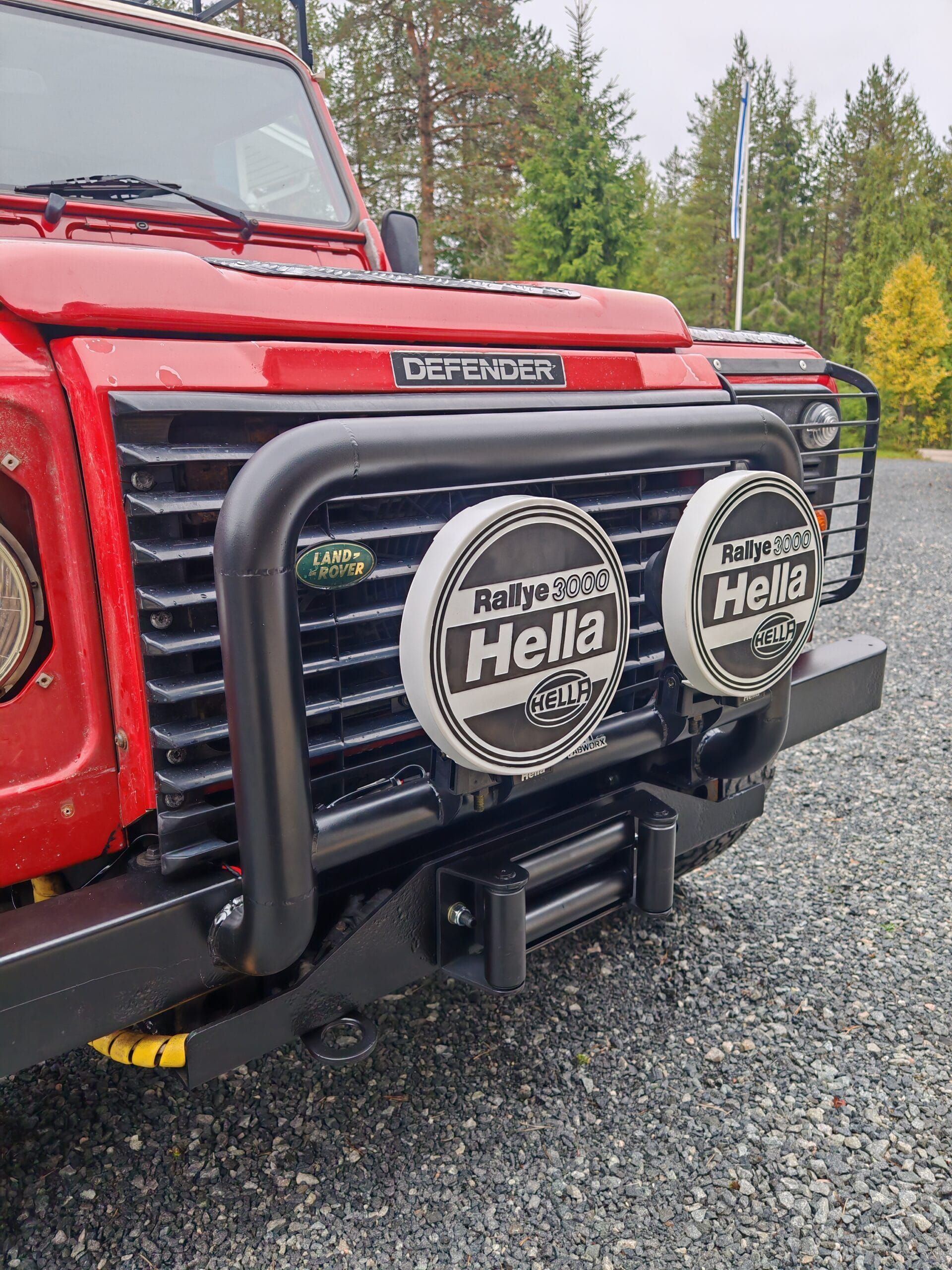 Land Rover Defender lisävalorauta